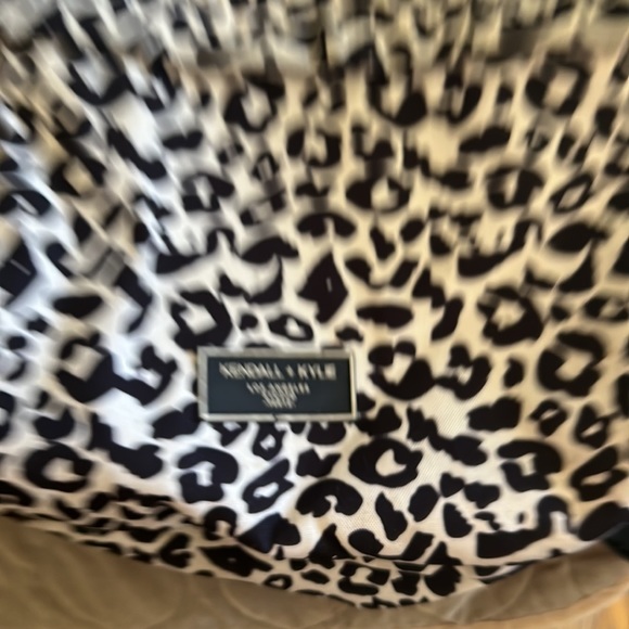 Back pack - Picture 2 of 3